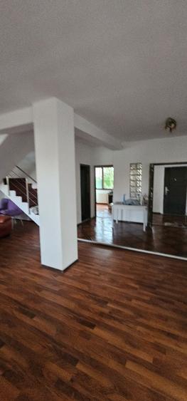 Casă cu 4 camere cu Teren 300 Mp în Berceni