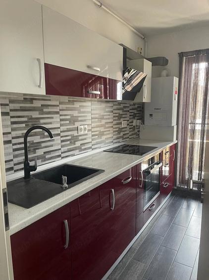 Apartament cu 2 camere decomandat în Tractorul
