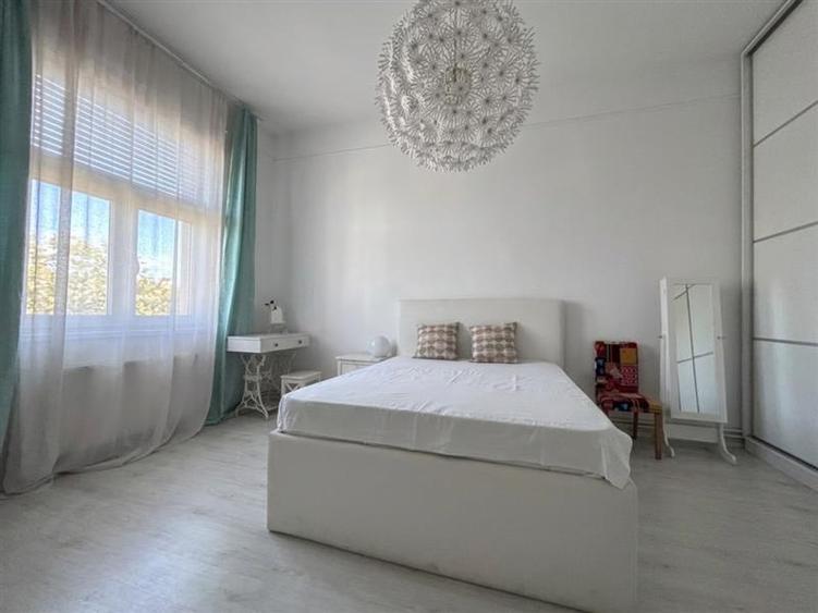 Apartament cu 2 camere semidecomandat, mobilat în Ultracentral