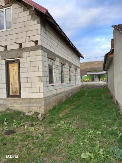 Casă cu 3 camere cu Teren 800 Mp în Mărișelu