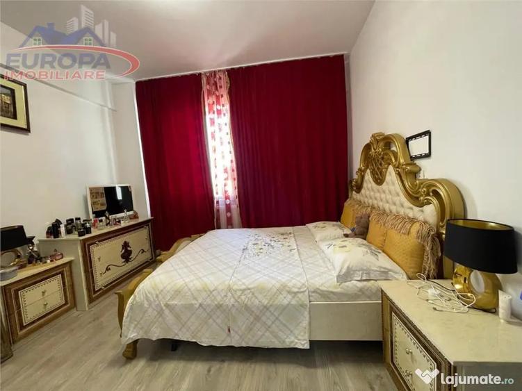 Apartament cu 2 camere decomandat în C5