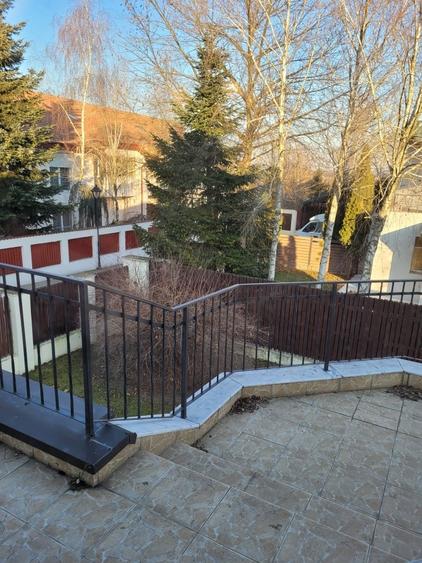Casă individuală cu 7 camere cu Canalizare în Pipera