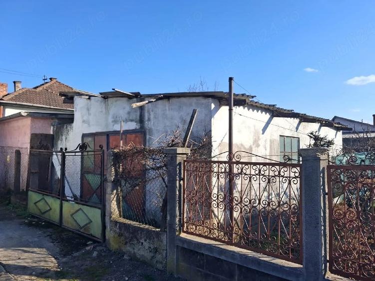 Casă cu Teren 868 Mp în Central