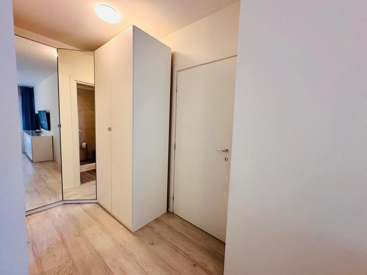 Apartament cu 3 camere semidecomandat, mobilat în Străulești