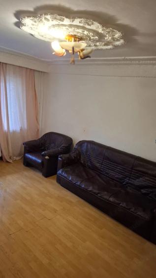 Apartament cu 2 camere decomandat în Republicii
