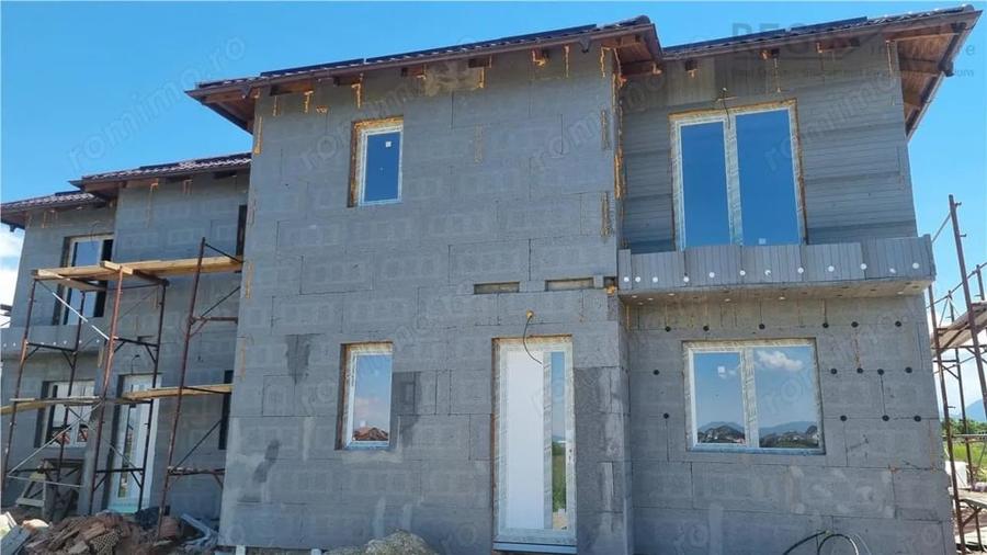 Casă cu 4 camere cu Teren 250 Mp în Sânpetru