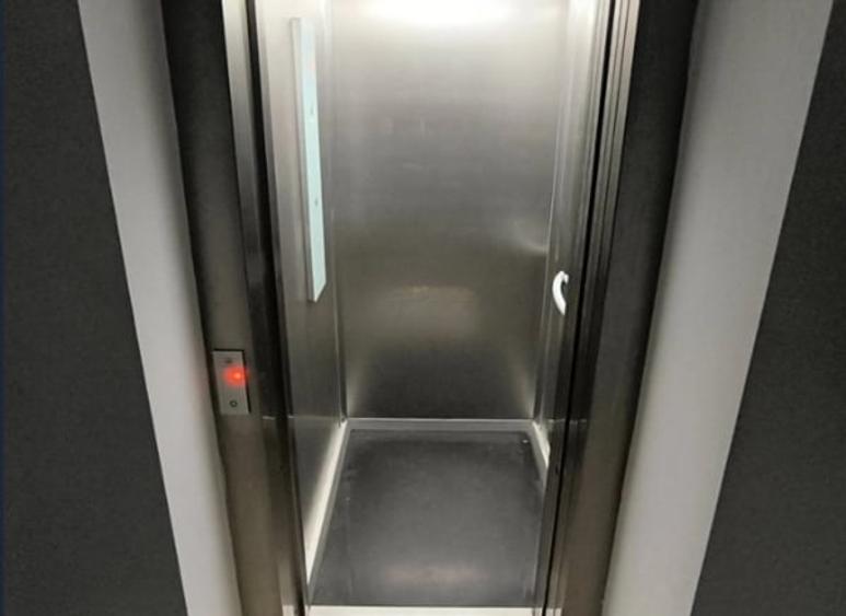 Birou, de 55 mp, în Central