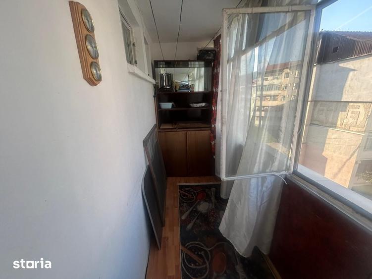 Apartament cu 3 camere decomandat în Dărmănești
