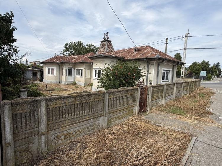 Casă cu 3 camere în Cârcea
