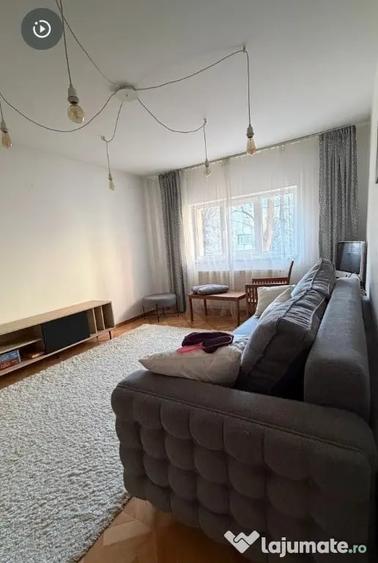 Apartament cu 3 camere decomandat în Obcini