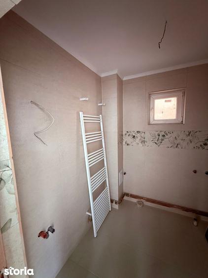 Casă cu 5 camere cu Teren 1000 Mp în Ceuaș