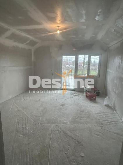 Casă individuală cu 5 camere cu Canalizare în Lumina