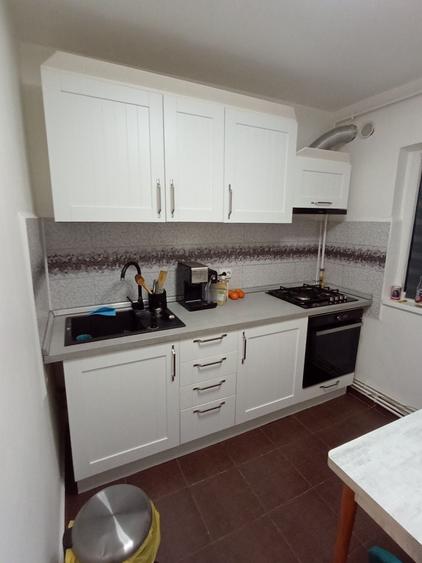Apartament cu 3 camere decomandat în Exterior Vest