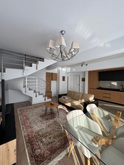 Apartament cu 3 camere decomandat, mobilat în Parcul Carol