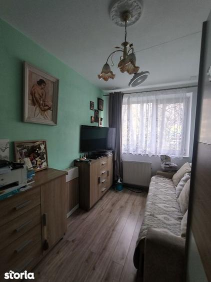 Apartament cu 3 camere semidecomandat în Tomis I