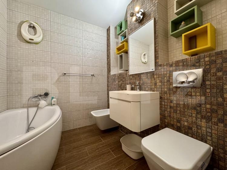 Apartament cu 3 camere decomandat, mobilat în Sărari