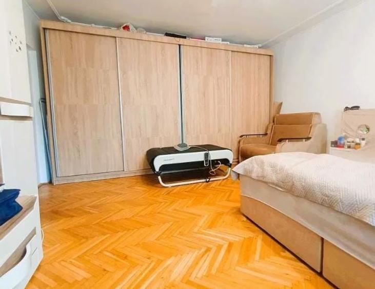Apartament cu 2 camere decomandat, mobilat în Vitan Mall