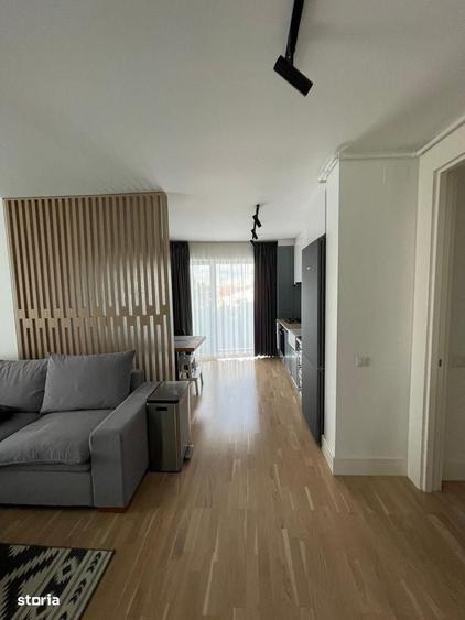 Apartament cu 3 camere în Barbu Văcărescu