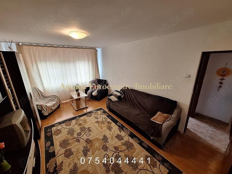 Apartament cu 2 camere decomandat în Capitol