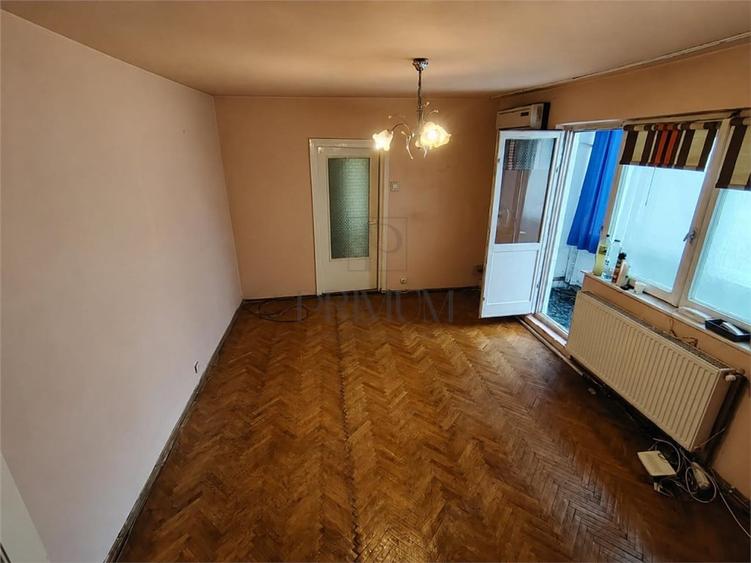 Apartament cu 2 camere semidecomandat în Cetății