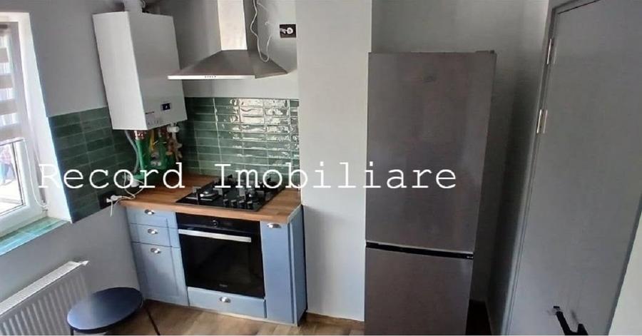 Apartament cu 3 camere decomandat în Florești