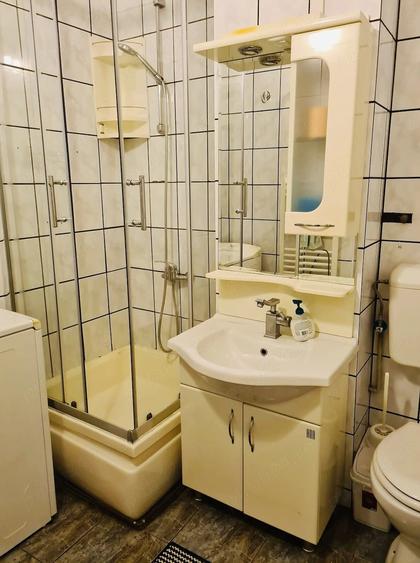 Apartament cu 3 camere semidecomandat în Complex Studențesc