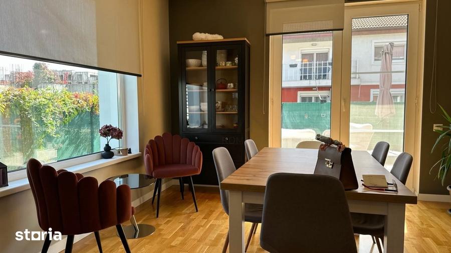 Casă cu 5 camere cu Teren 296 Mp în Central
