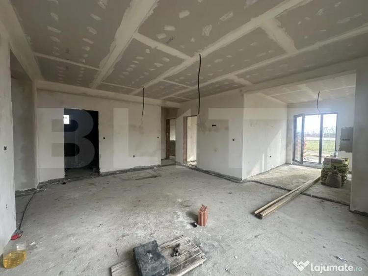 Casă cu 4 camere cu Teren 520 Mp în Păulești