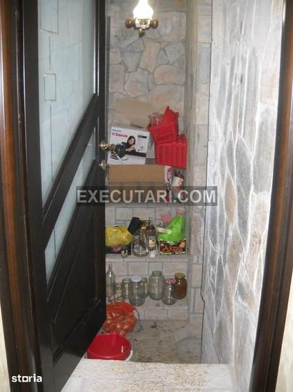 Casă cu 4 camere cu Teren 400 Mp în Central