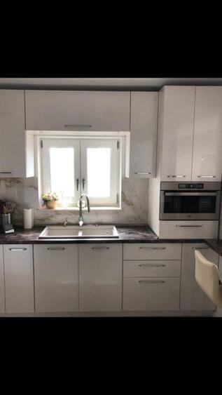 Apartament cu 3 camere decomandat, mobilat în Faleza Nord