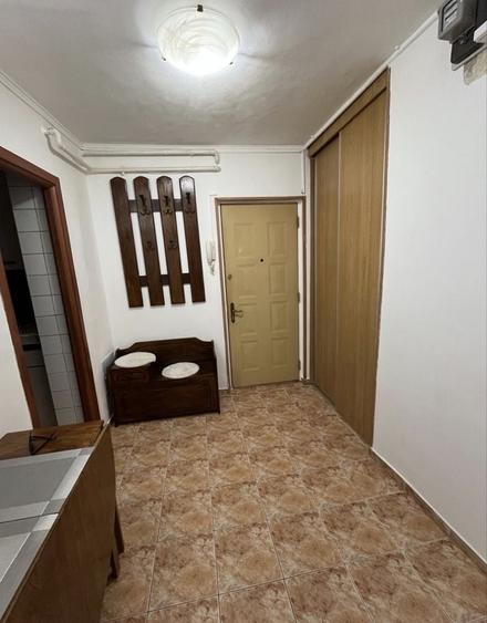 Apartament cu 2 camere semidecomandat în Lacul Tei
