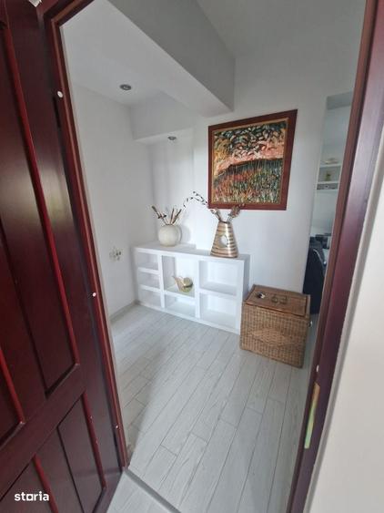 Apartament cu 3 camere decomandat în Cazino