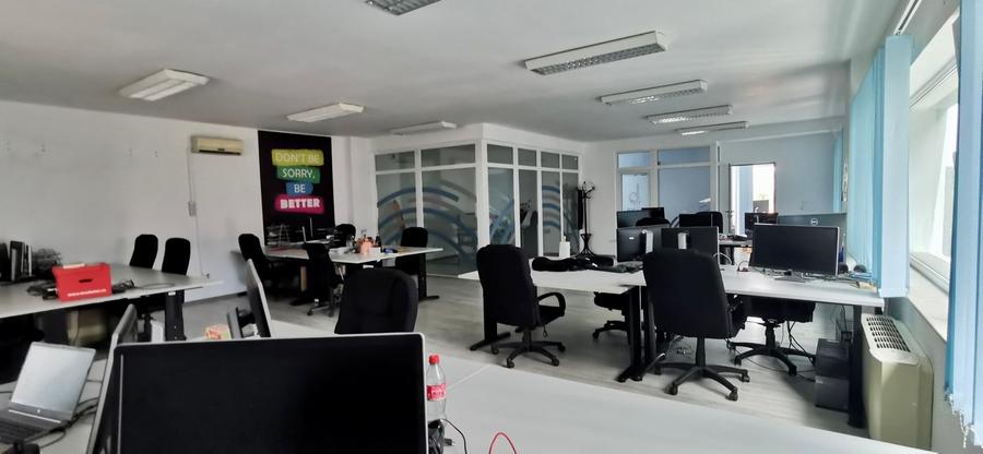 Birou, de 560 mp, în Central