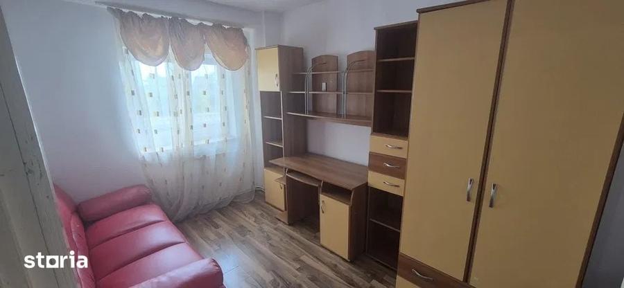 Apartament cu 3 camere decomandat în Soarelui