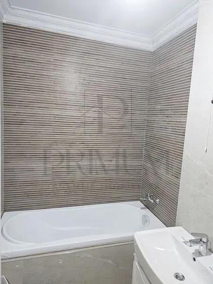 Apartament cu 3 camere semidecomandat în Torontalului