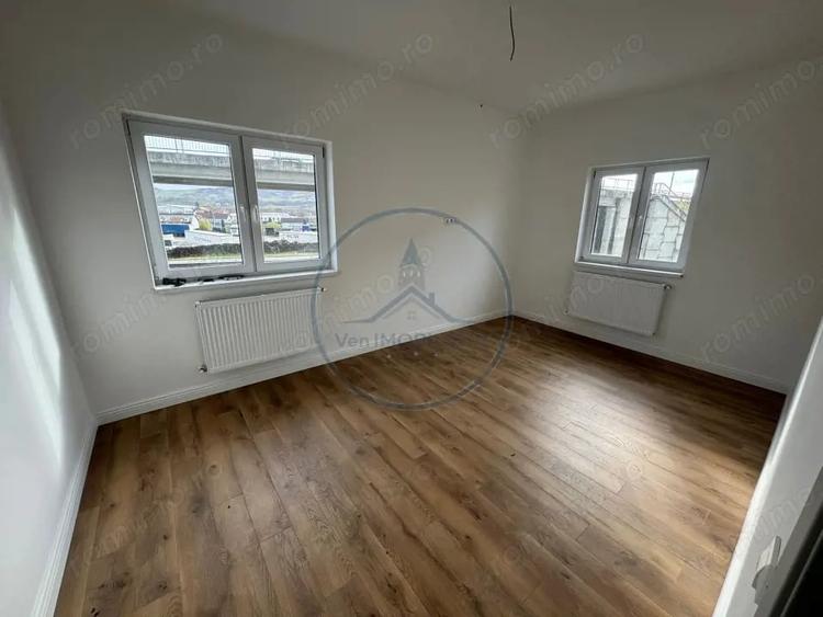 Apartament cu 3 camere decomandat în Sud
