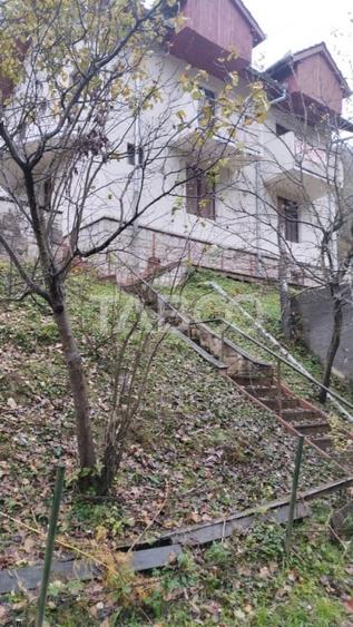 Casă individuală cu 4 camere cu Teren 1000 Mp în Toplița