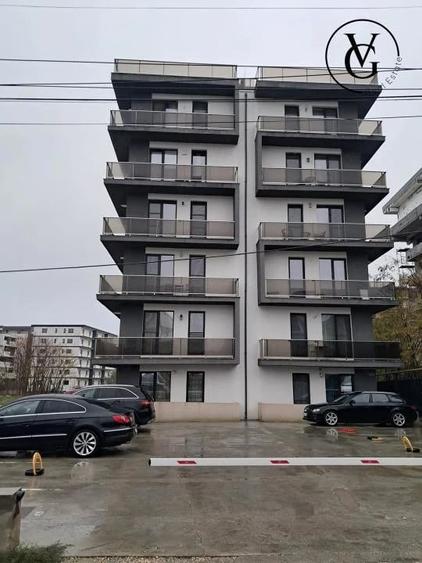 Apartament cu 4 camere decomandat în Central