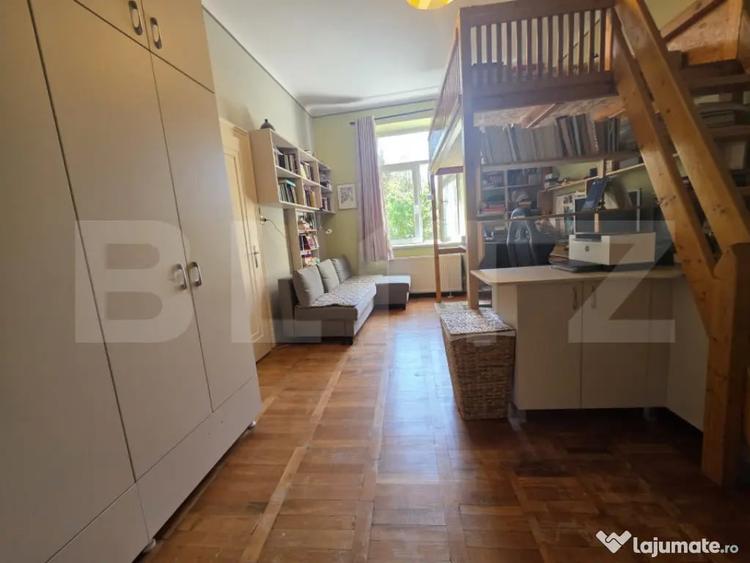 Apartament cu 3 camere semidecomandat în Central