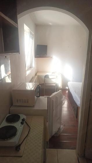 Garsonieră decomandată în Central