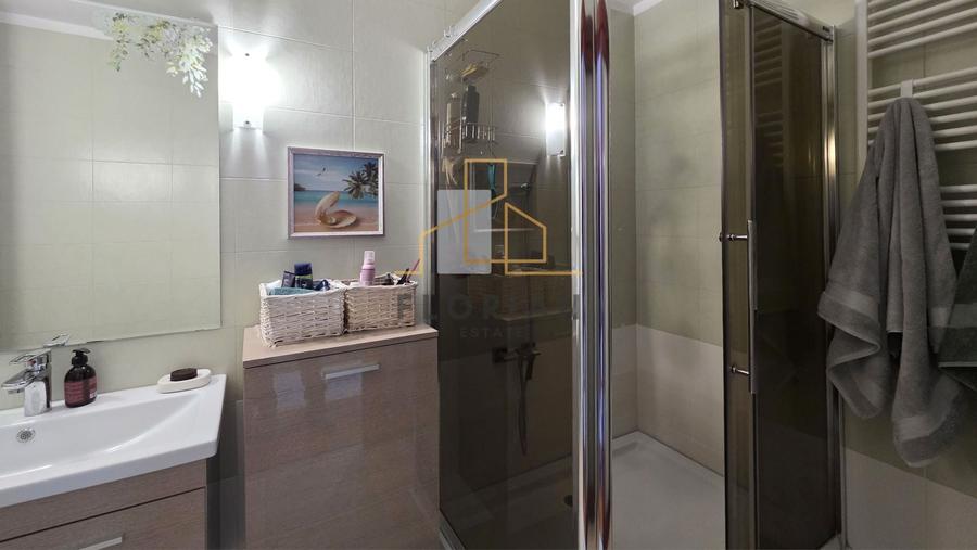 Casă individuală cu 7 camere cu Canalizare în Braytim