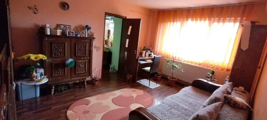 Apartament cu 2 camere semidecomandat în Cuza Vodă