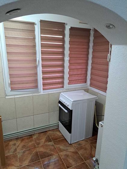 Apartament cu 2 camere decomandat în Calea București