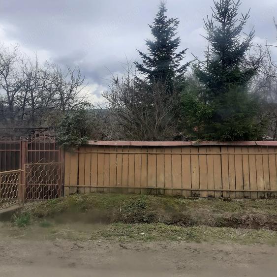 Casă cu 2 camere cu Teren 6700 Mp în Cozia