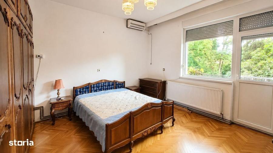 Apartament cu 3 camere decomandat în Central