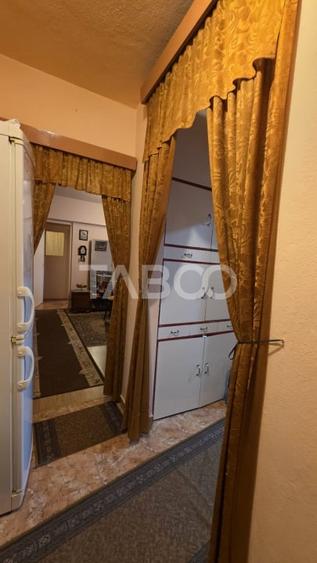 Apartament cu 2 camere semidecomandat, mobilat în Sebeș
