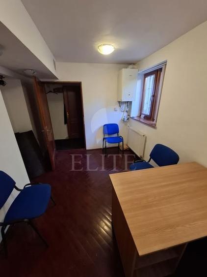 Garsonieră decomandată în Central