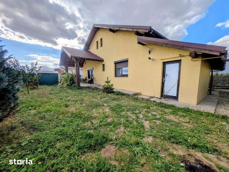 Casă cu 4 camere cu Teren 500 Mp în Central