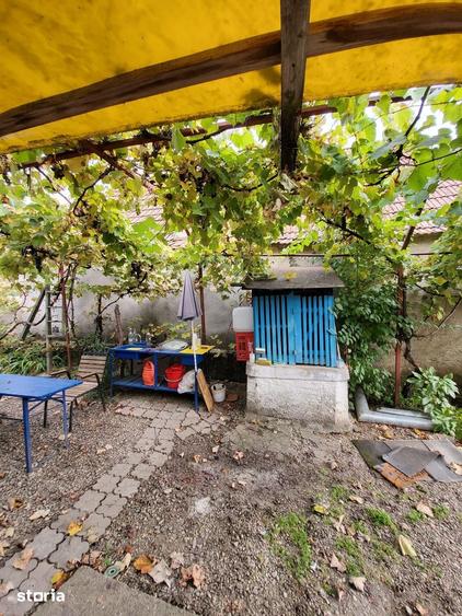 Casă cu 2 camere cu Teren 1350 Mp în Dos