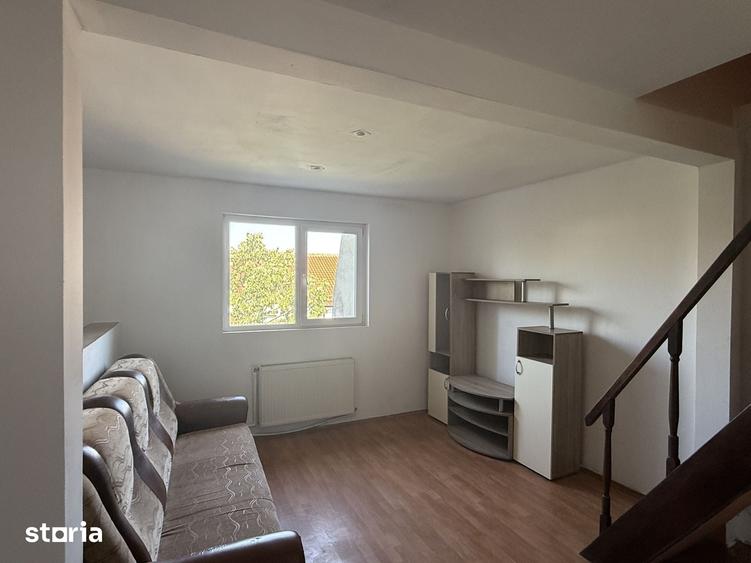 Apartament cu 4 camere decomandat în Est